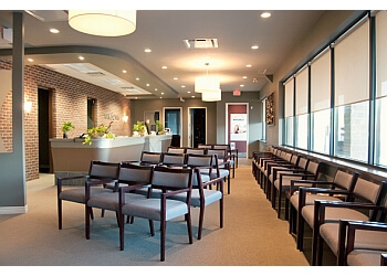 DR. KEVIN WILK, DMD - Cambridge, ON Orthodontistes