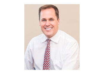 DR. KEVIN WILK, DMD DR. KEVIN WILK, DMD - Cambridge, ON Orthodontistes