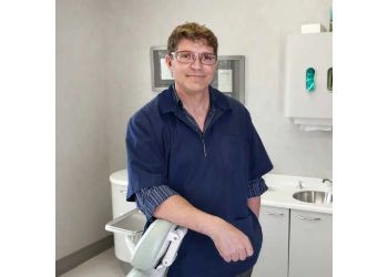 St Catharines dentist DR. LAIN VENDITTELLI - MARTINDALE DENTAL