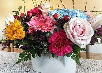 Dak's Flowers - Windsor, ON Florists - Service Highlights