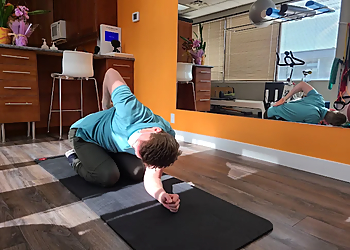 Dana Ranahan, B.Sc, B.Sc PT, FCAMT, CGIMS - BODY WORKS SPORTS PHYSIOTHERAPY - North Vancouver, BC Physiothérapie - Interior Image
