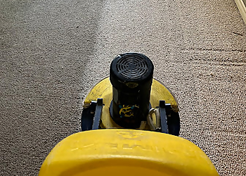 Kelowna carpet cleaning Darelyn Floor Care