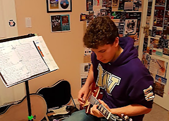 Dave Hart Music - Nanaimo, BC Music Schools - Student Image