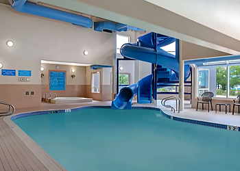Days Inn by Wyndham Medicine Hat - Medicine Hat, AB Hôtels - pool image