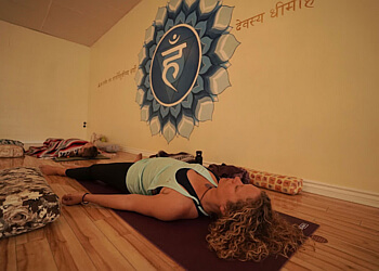 Hamilton Cours de yoga De La Sol Yoga Studios