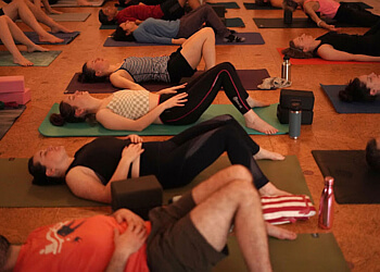 Hamilton Cours de yoga De La Sol Yoga Studios