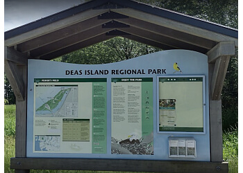 Delta hiking trail Deas Island Regional Park