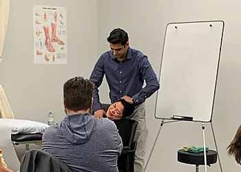 Deepak Sharma, BPT, MPT (Ortho) - PRIMUS PHYSIOTHERAPY - Edmonton, AB Physical Therapists - Treatment Image
