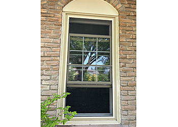 Oakville window cleaner DewDrop Windows & Eavestrough Cleaning