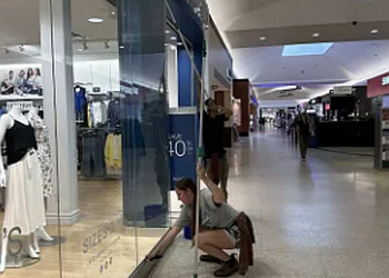 Belleville window cleaner Diamond Window Cleaning