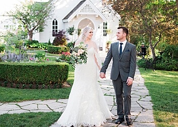 Huntsville wedding photographer Diana With Love Photography