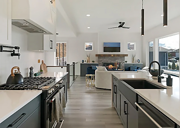 Dilworth Homes - Kelowna, BC Constructeurs De Maisons - Professional Highlights