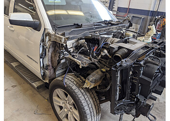 Welland auto body shop Dixon's Autobody & Glass