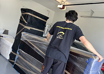 Kelowna moving company Dolly Boyz Moving