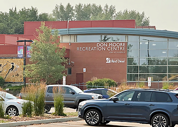 Don Moore Recreation Centre - Red Deer, AB Centres De Loisirs - Fitness Activity Image