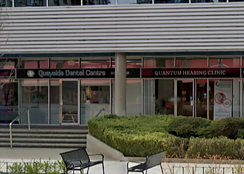 North Vancouver Dentistes Dr. Afshin Moghaddam - QUAYSIDE DENTAL CENTRE