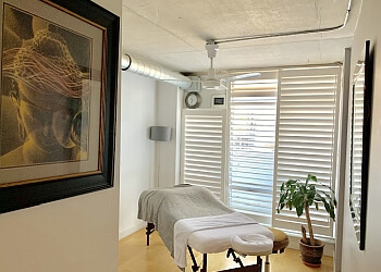 Toronto chiropractor Dr. Albert Huang, DC - PLATINUM HEALTH & WELLNESS