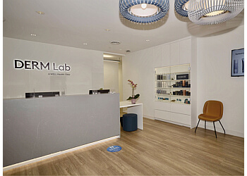 North Vancouver Dermatologues Dr. Alex Kuritzky - DERM LAB