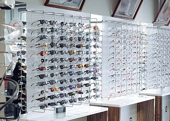 Gatineau pediatric optometrist Dr. Alexandra Fortier, BBA, OD - OPTOPLUS GATINEAU (Hull) - Centre visuel de l'Outaouais