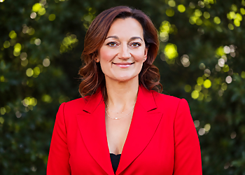 Dr. Alexandra Tanya Bojcevski - Welland, ON Cardiologues - Doctor Portrait Image