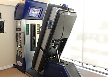 North Vancouver Chiropraticiens Dr. Ali Akhavan, DC - GRANDE CHIROPRACTIC