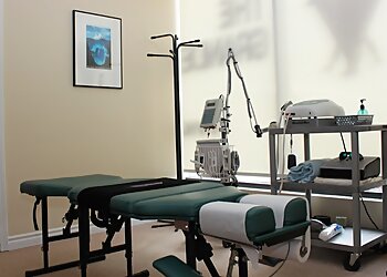 North Vancouver Chiropraticiens Dr. Ali Akhavan, DC - GRANDE CHIROPRACTIC