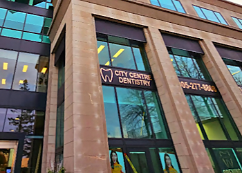 Mississauga Dentistes Dr. Muneeb Ali - CITY CENTRE DENTISTRY