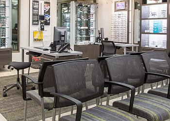 Sarnia pediatric optometrist Dr. Norma Davis, OD - BLUEWATER OPTOMETRY