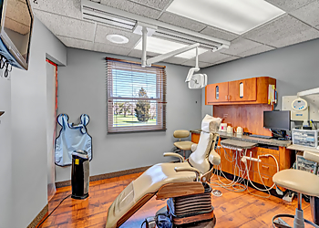 Dr. Allan Marshall - Sarnia, ON Dentists - Treatment Room Image