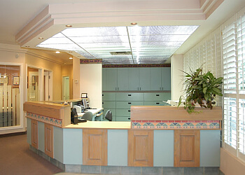 Hamilton Orthondontistes Dr. Allyson Bourke - SMILES IN MOTION