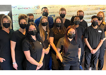 North Vancouver Optométristes Dr. Altaz Shajani, OD - LYNN VALLEY OPTOMETRY