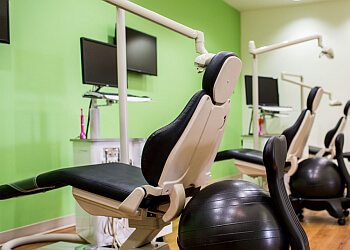 Red Deer Orthondontistes Dr. Amer Hussain - PURE ORTHODONTICS