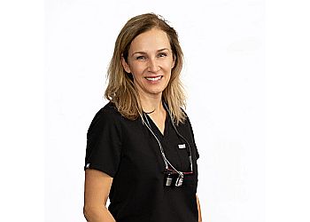 Brossard dentist Dr. Anabel Thibert - CLINIQUE DENTAIRE REINHARDT, THIBERT & ASSOCIÉS image 1