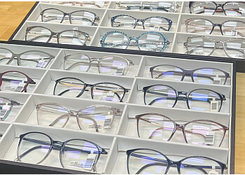 Halton Hills optometrist Dr. Andrea Kozma, OD - GIDDENS OPTOMETRY