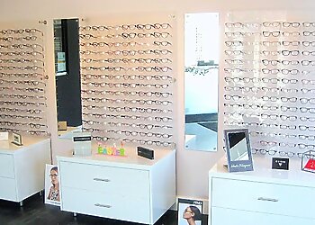 St Catharines pediatric optometrist Dr. Anjali Kapoor, OD - ENVISION FAMILY EYECARE