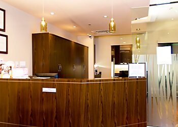 Mississauga Dentistes Dr. Annie Thomas - BRISTOL DENTAL CLINIC