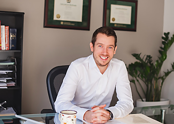 Dr. Antoine Bergeron Dr. Antoine Bergeron - Saguenay, QC Docteur ORL - Doctor Portrait Image