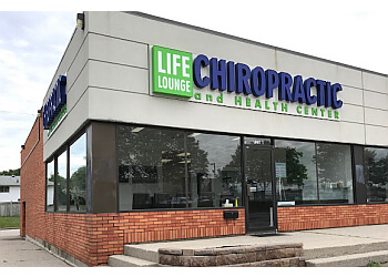Burlington chiropractor Dr. Brad Deakin, DC - LIFE LOUNGE CHIROPRACTIC AND HEALTH CENTER