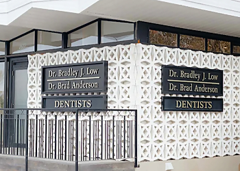 Dr. Bradley Low - Lethbridge, AB Dentistes Enfants - Clinic Exterior Image