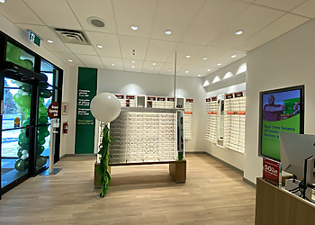 Medicine Hat Optométristes Dr. Brady Haslam, OD - SPECSAVERS DUNMORE ROAD