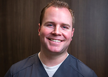 St Albert Dentistes Cosmétiques Dr. Brandon Earl - ERIN RIDGE DENTAL