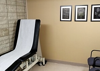 Dr. Brent Young - THE FOOT INSTITUTE - Edmonton, AB Podiatrists - Treatment Room Image