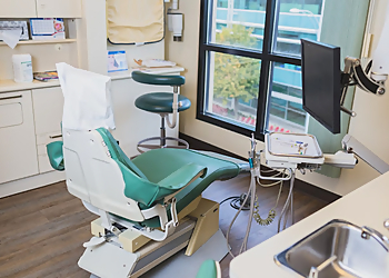 Victoria dentist Dr. Bruce Tranter - VIC WEST DENTISTRY