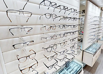 Nanaimo pediatric optometrist Dr. Cameron McCrodan, OD., FCOVD - OPTO-MIZATION OPTOMETRY & VISION THERAPY