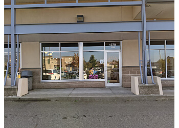 Abbotsford chiropractor Dr. Carolyne Hiebert - Pacific Life Chiropractic