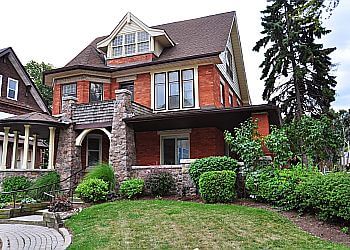 Hamilton Dentistes Dr. Christopher Sims - CENTURY STONE DENTAL