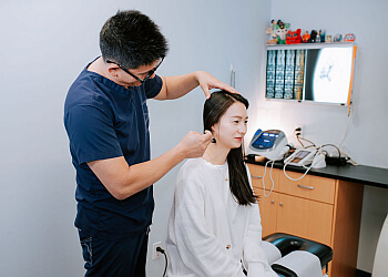 Richmond chiropractor Dr. Corey Leung, DC - VANCOUVER BACK INSTITUTE