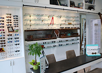 Milton pediatric optometrist Dr. Curtis Akerman, OD - MILTON VISION & SPORTS VISION TRAINING CENTRE