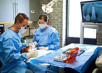 Saint Hyacinthe cosmetic dentist Dr. Daniel Cantin - SOINS DENTAIRES CAROLINE JODOIN & COMPLICES