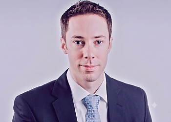 Dr. Daniel Mckee - CENTRAL PARK MEDICAL CLINIC Dr. Daniel Mckee - Burnaby, BC Plastic Surgeons - Doctor Portrait Image